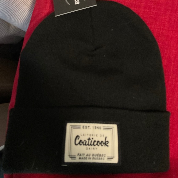 Coaticook Black Toque Unisex - Picture 1 of 6